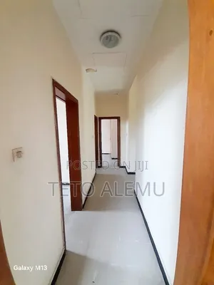 6bdrm Villa in 🏡 በአስቸኳይ የሚሸጥ የድሮ ቪላ, Bole for sale