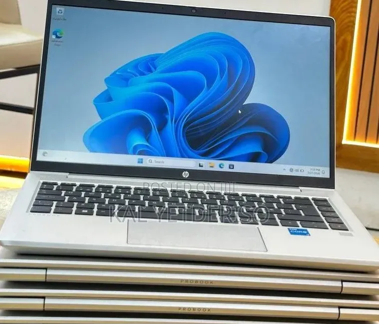 New Laptop HP ProBook 440 G10 8GB Intel Core i3 SSD 256GB