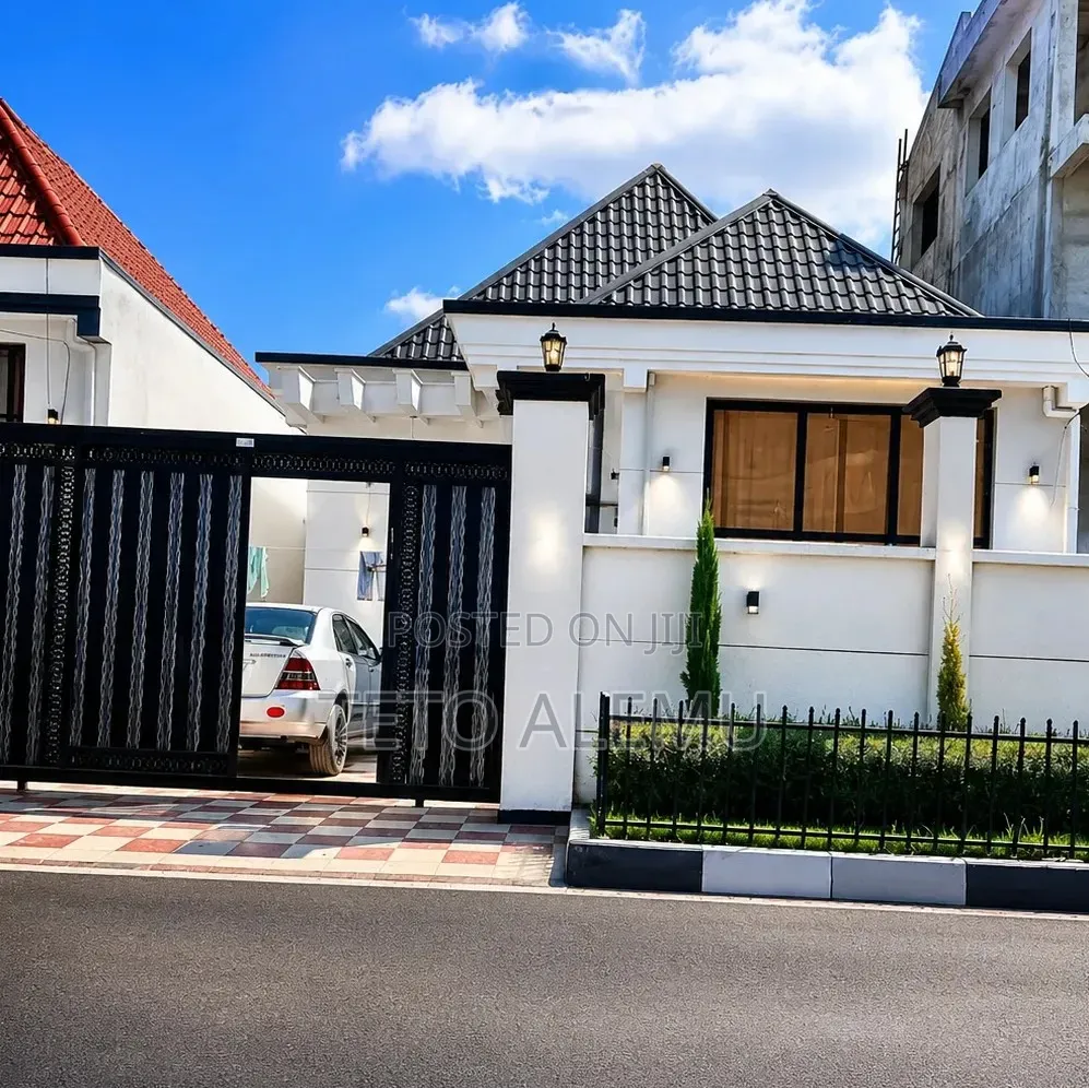 Furnished 4bdrm Villa in 🏡 ለሽያጭ የቀረበ ፕሪሚየም ቦታ, Bole for sale