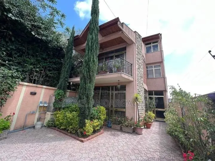 Furnished 4bdrm House in Kirkos for rent