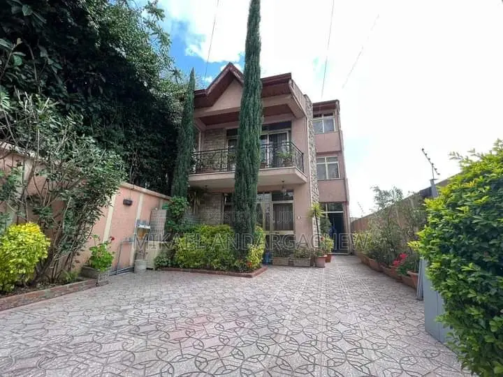 Furnished 4bdrm House in Kirkos for rent