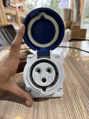 3*32A Mounted Industrial Socket
