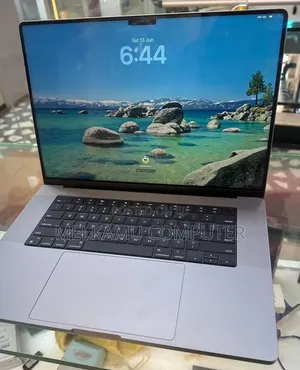 New Laptop Apple MacBook Pro 2020 M1 16GB Apple M1 SSD 512GB