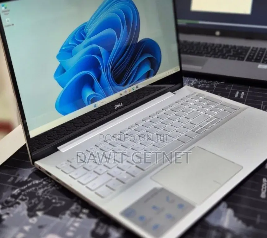 New Laptop Dell Inspiron 15 8GB Intel Core i5 SSD 256GB
