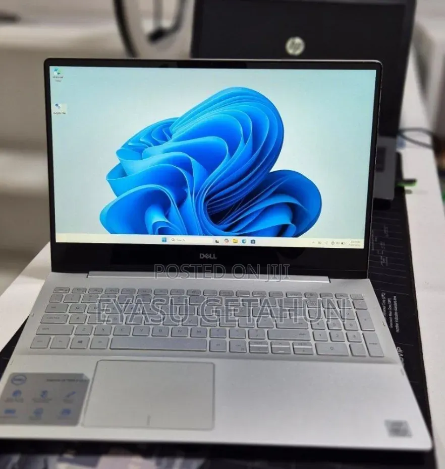 New Laptop Dell Inspiron 15 8GB Intel Core i5 SSD 256GB