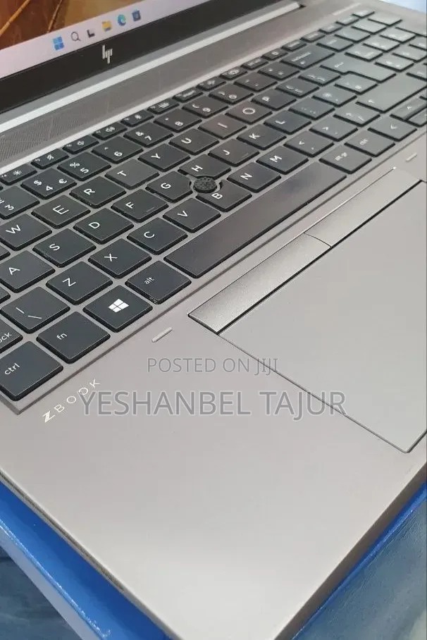 New Laptop HP ZBook Studio 16GB Intel Core i7 SSD 512GB