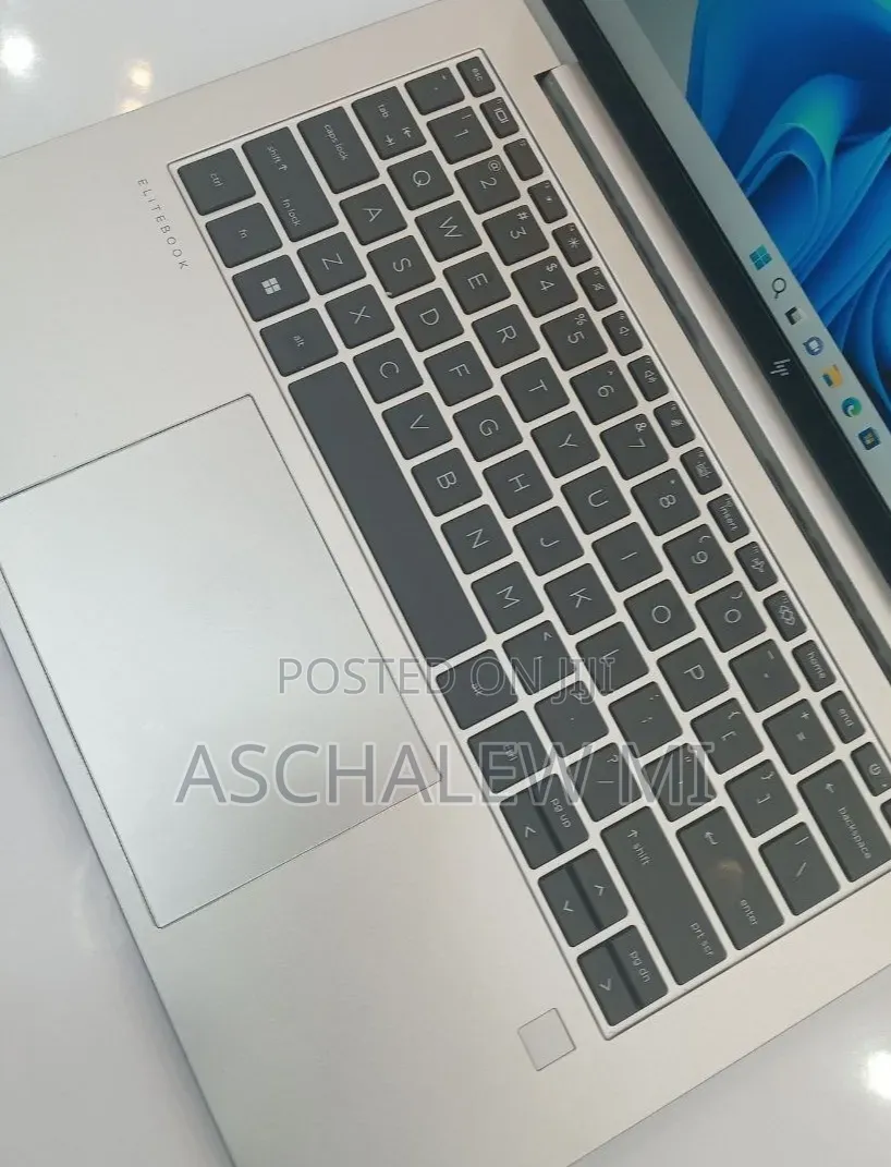 New Laptop HP EliteBook 840 G9 16GB Intel Core i7 SSD 512GB