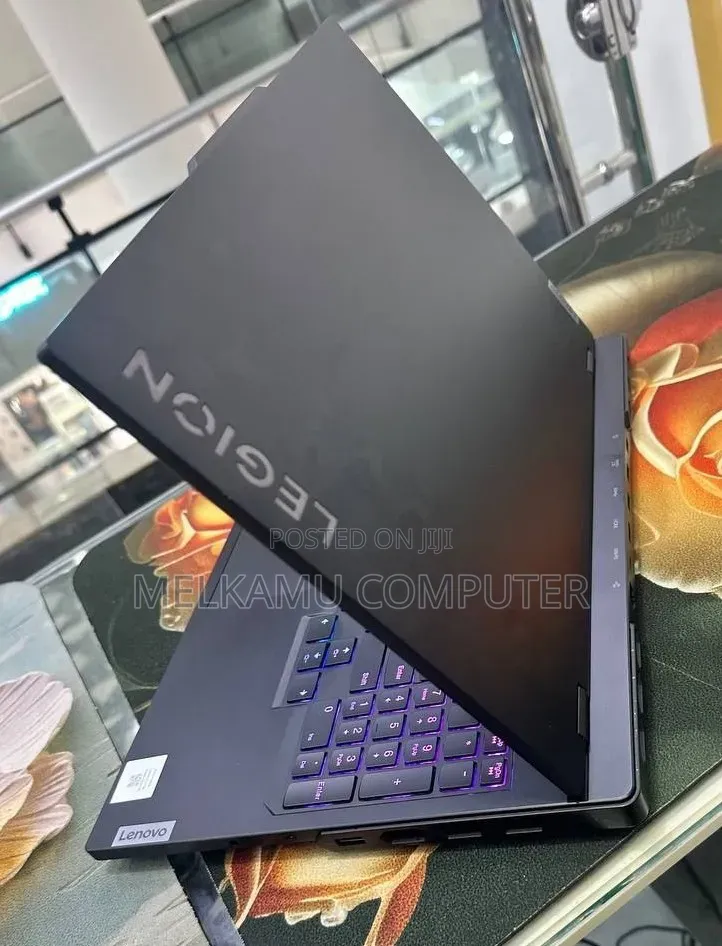 New Laptop Lenovo Legion Pro 7 32GB Intel Core i9 SSD 1T