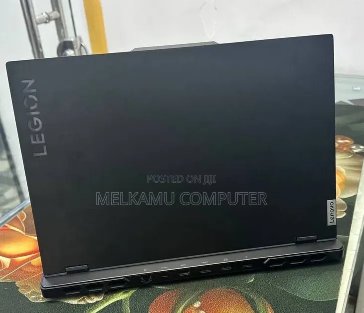 New Laptop Lenovo Legion Pro 7 32GB Intel Core i9 SSD 1T