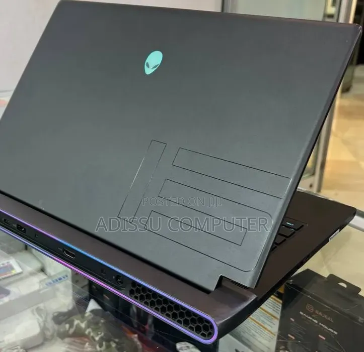 New Laptop Alienware M17x R2 16GB Intel Core i7 SSD 512GB
