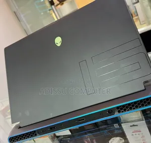 New Laptop Alienware M17x R2 16GB Intel Core i7 SSD 512GB