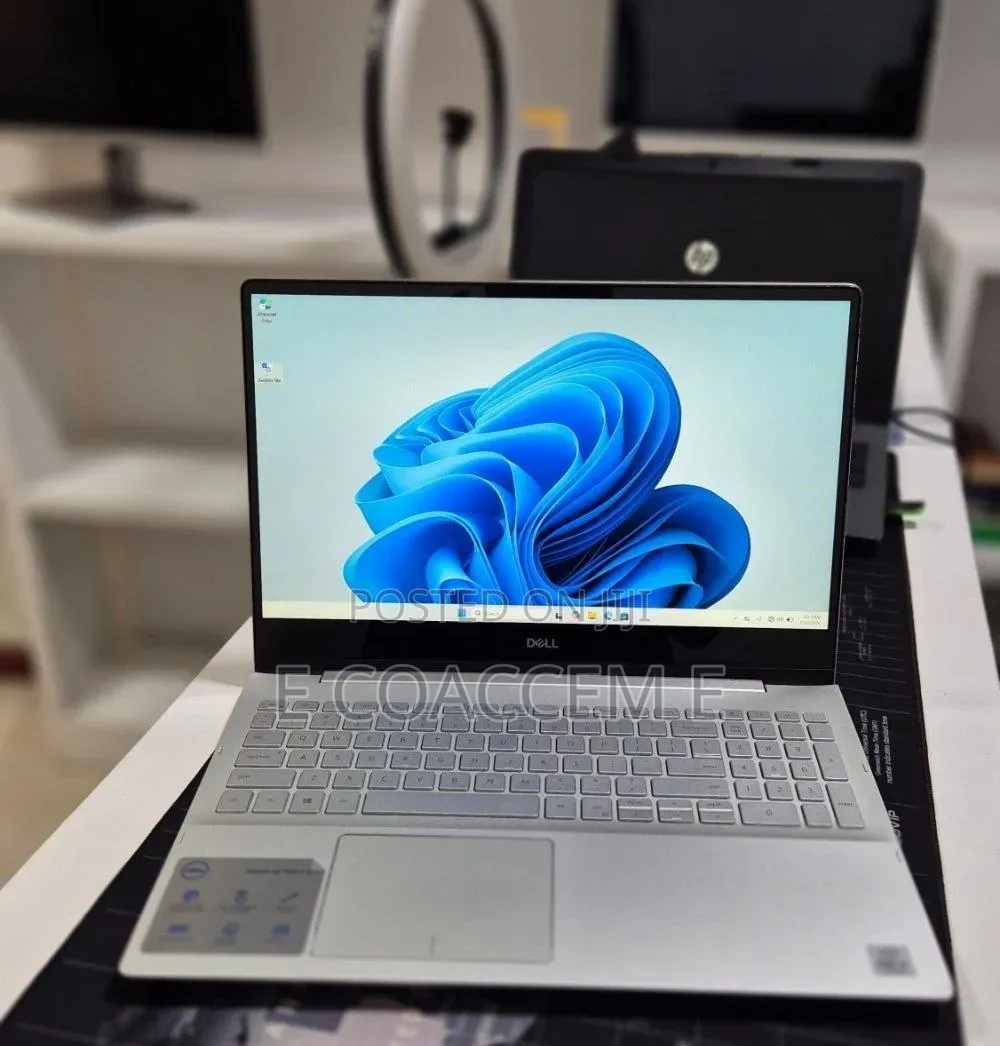 New Laptop Dell Inspiron 15 8GB Intel Core i5 SSD 256GB