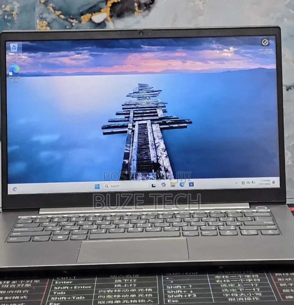 New Laptop Lenovo 8GB Intel Core i5 SSD 512GB
