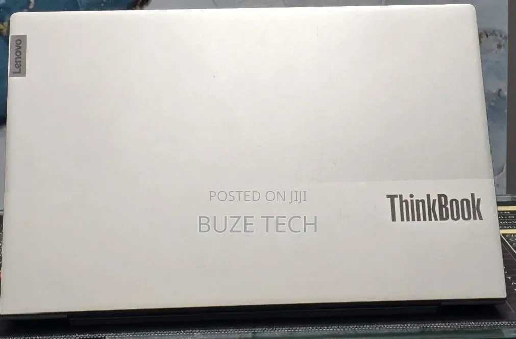 New Laptop Lenovo 8GB Intel Core i5 SSD 512GB