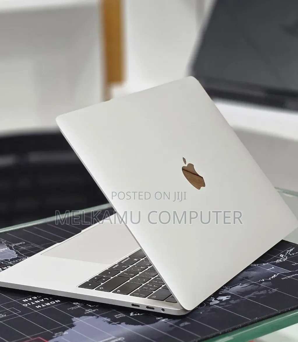 New Laptop Apple MacBook Pro 2019 16GB Intel Core i7 SSD 512GB