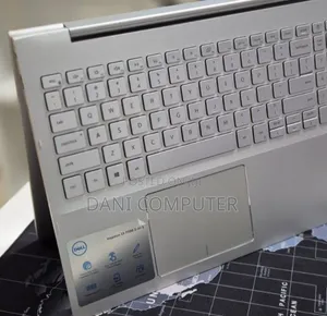 New Laptop Dell Inspiron 15 8GB Intel Core i5 SSD 256GB