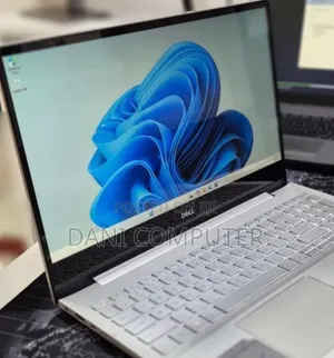 New Laptop Dell Inspiron 15 8GB Intel Core i5 SSD 256GB