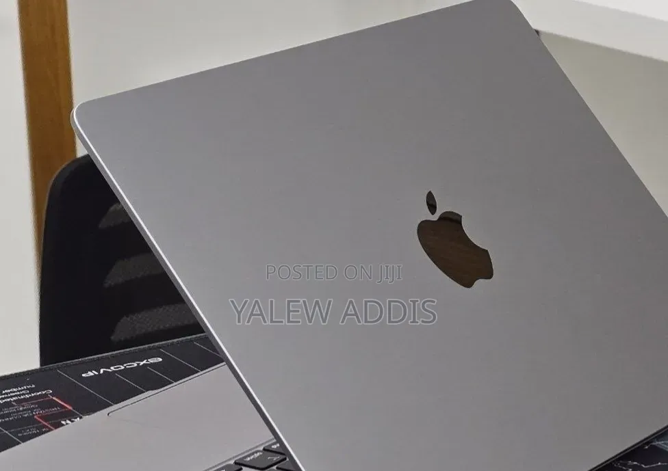 New Laptop Apple MacBook Pro 2023 M2 Pro 16GB Apple M2 SSD 256GB
