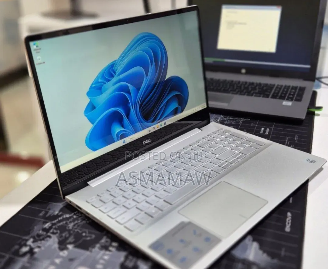 New Laptop Dell Inspiron 15 8GB Intel Core i5 SSD 256GB
