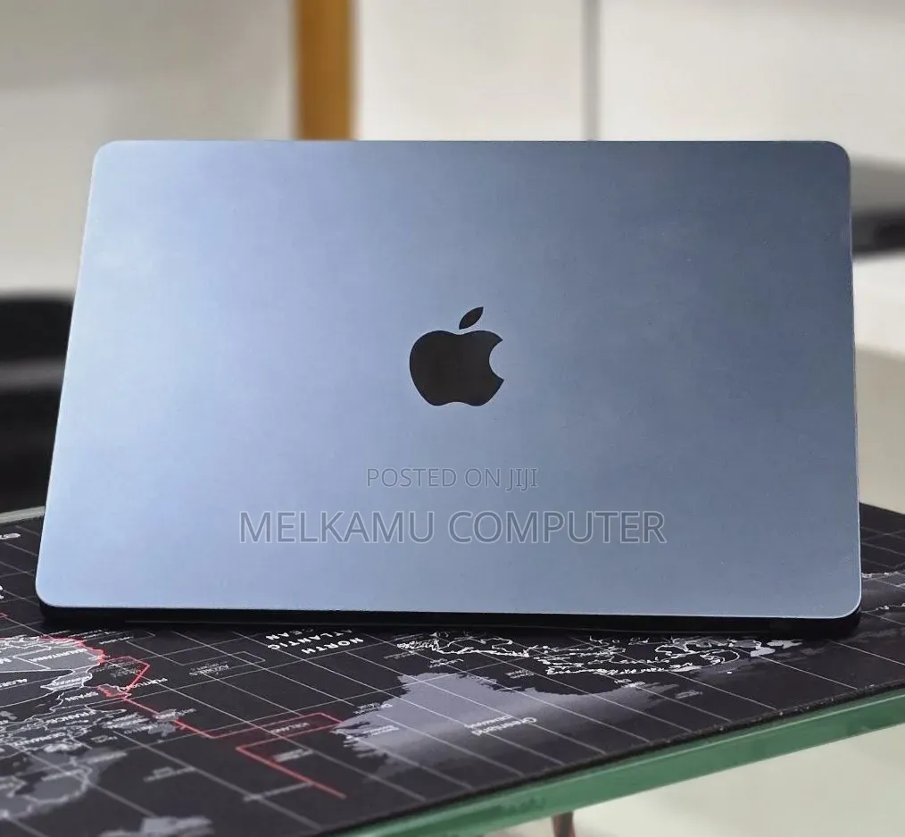 New Laptop Apple MacBook Air 2022 M2 8GB Apple M2 SSD 256GB