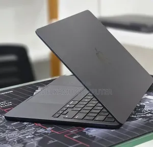 New Laptop Apple MacBook Air 2022 M2 8GB Apple M2 SSD 256GB