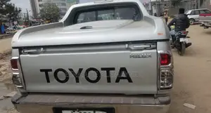 Toyota Hilux 2.5 D-4D 4X4 SRX 2012 Gray