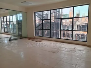 የንግድ ቤት ቁልፍ ሽያጭ ማስታወቂያ
