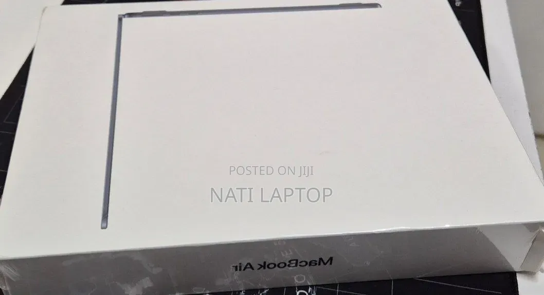 New Laptop Apple MacBook Air 2022 M2 8GB Apple M2 SSD 256GB