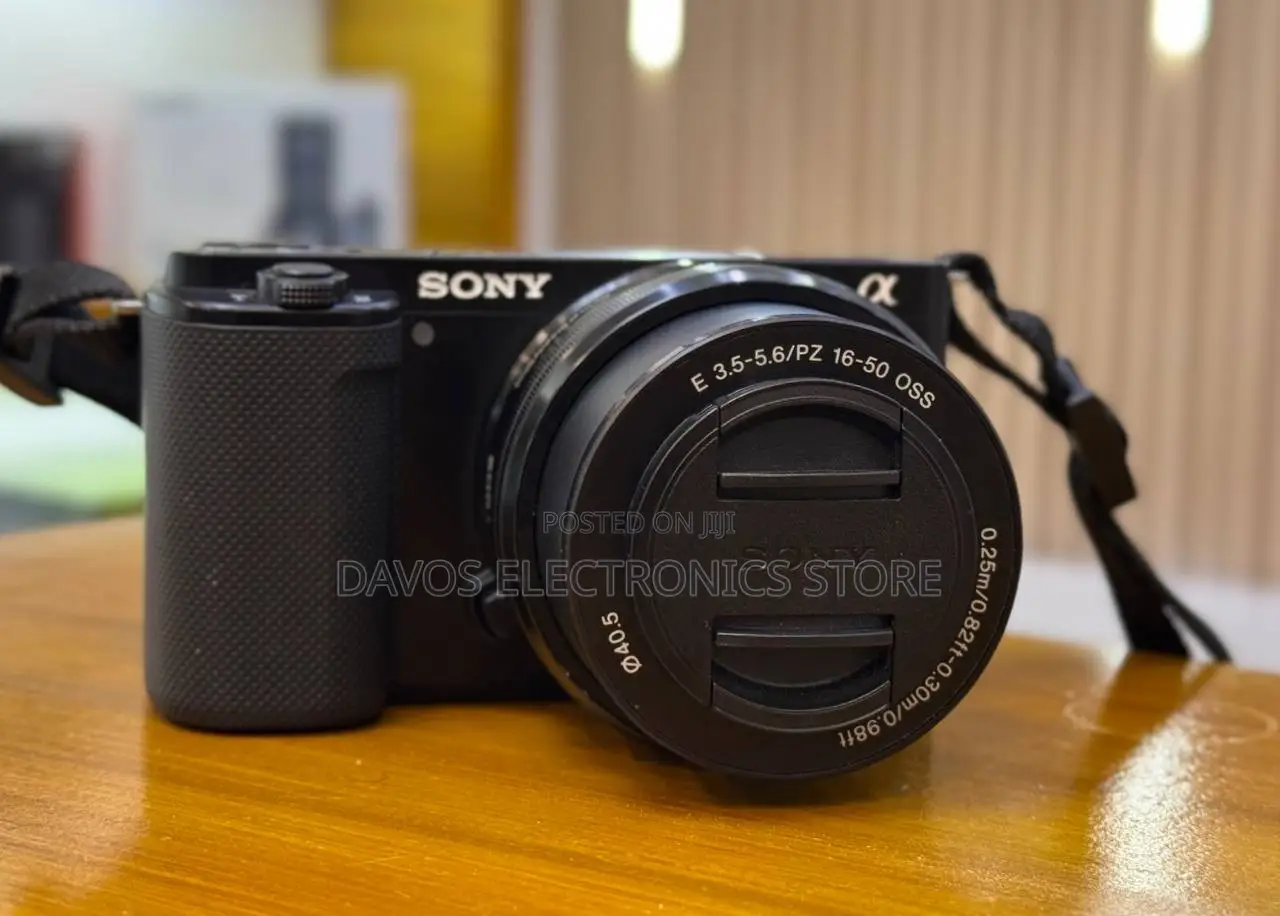 Sony ZV-E10 Mirrorless Camera With 16-50mm Lens