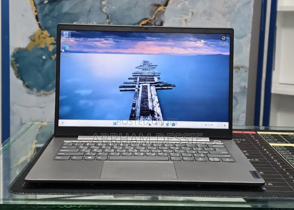 New Laptop Lenovo 8GB Intel Core i5 SSD 512GB