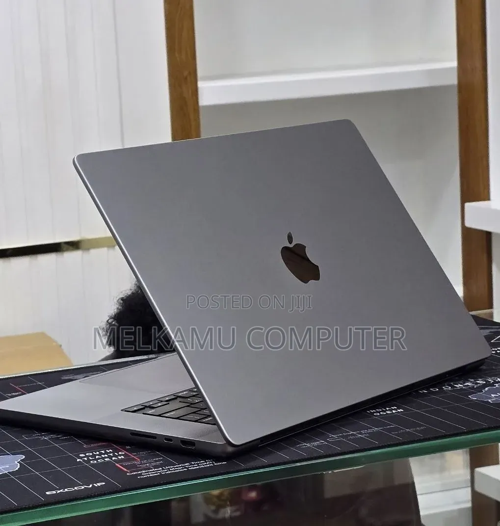 New Laptop Apple MacBook Pro 2021 M1 32GB Apple M1 SSD 512GB