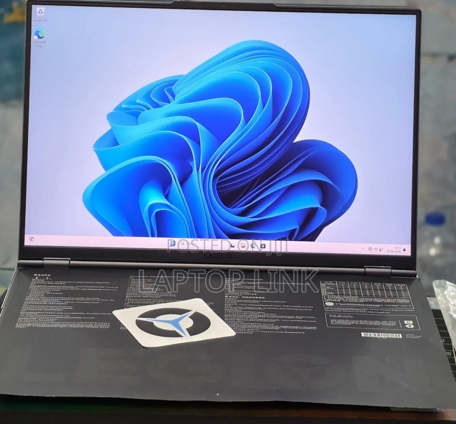 New Laptop Lenovo Legion 7 32GB AMD Ryzen 9 SSD 1T