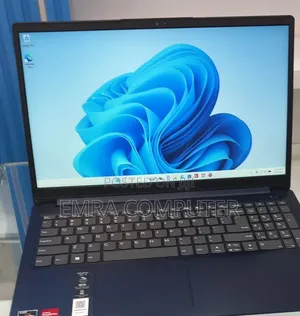 New Laptop Lenovo 8GB AMD Ryzen 5 SSD 256GB