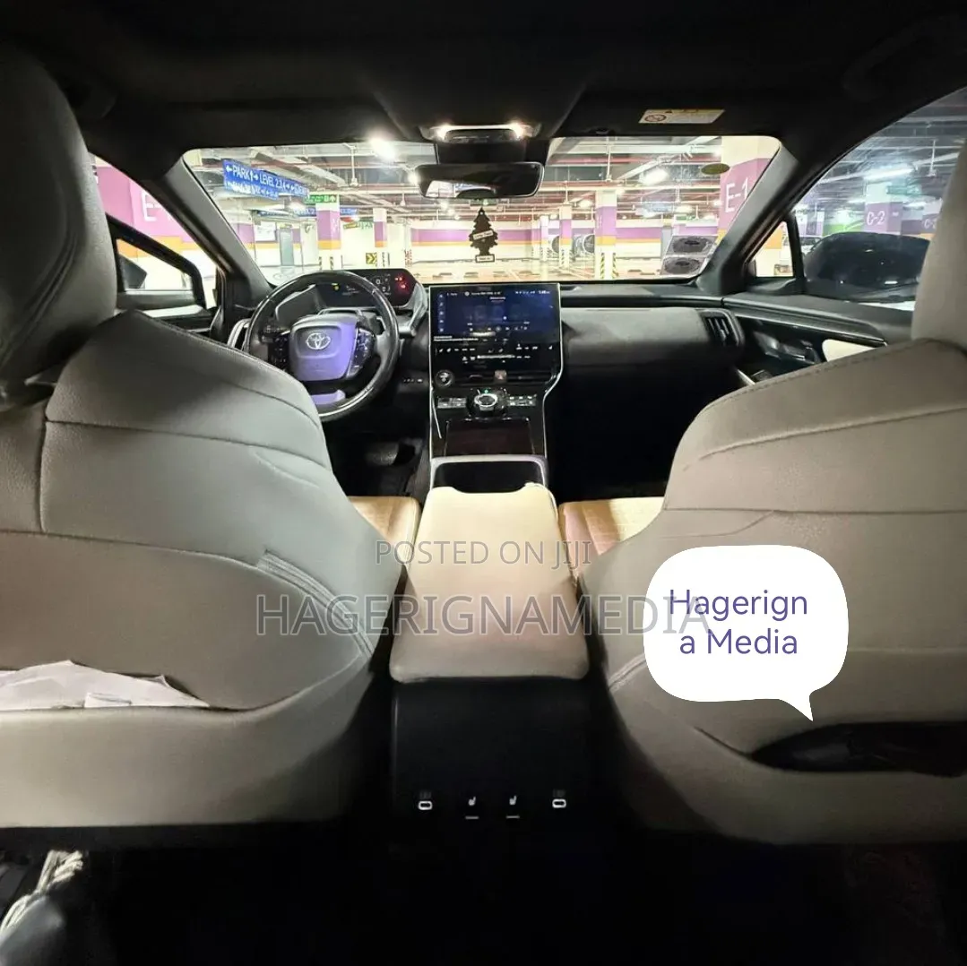 Toyota Corolla Cross Hybrid 2023 White