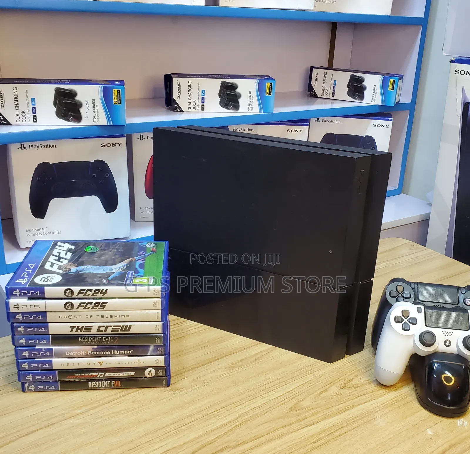 Ps 4 Dubai Used 2joystick and 6 Game