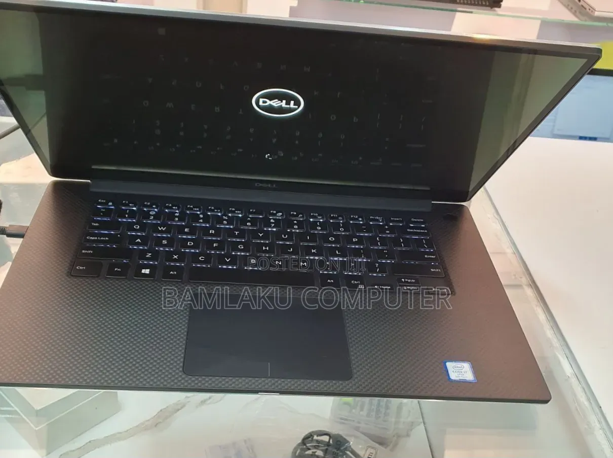 New Laptop Dell XPS 15 16GB Intel Core i9 SSD 512GB
