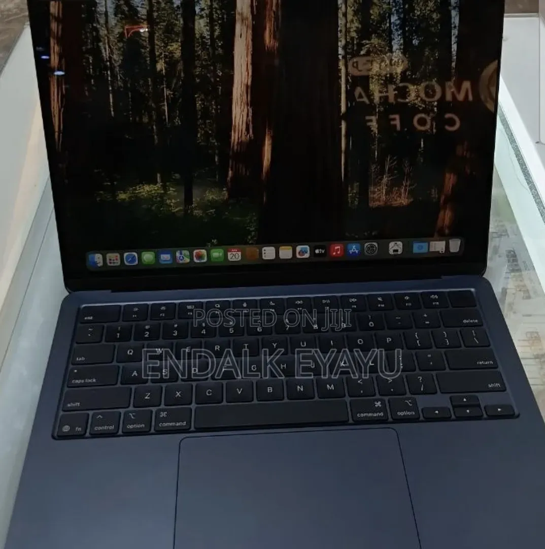 New Laptop Apple MacBook Air 2025 M4 16GB Apple M4 SSD 256GB