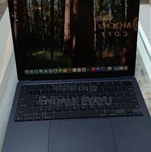 New Laptop Apple MacBook Air 2025 M4 16GB Apple M4 SSD 256GB