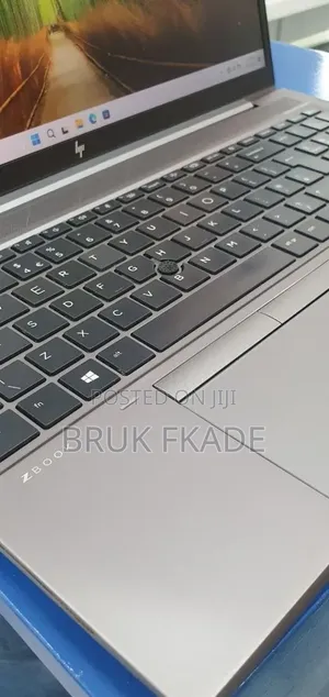 New Laptop HP ZBook Firefly 15 G7 16GB Intel Core i7 SSD 512GB