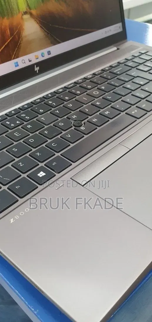 New Laptop HP ZBook Firefly 15 G7 16GB Intel Core i7 SSD 512GB