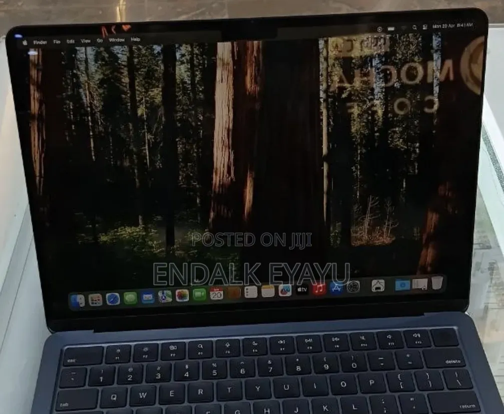 New Laptop Apple MacBook Air 2025 M4 16GB Apple M4 SSD 256GB