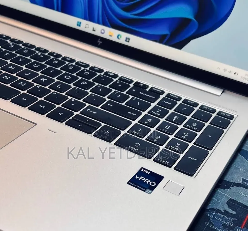 New Laptop HP EliteBook 860 G10 32GB Intel Core i7 SSD 1T