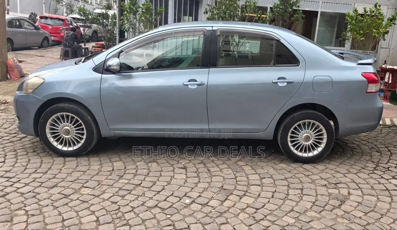 Toyota Yaris 2010 Blue