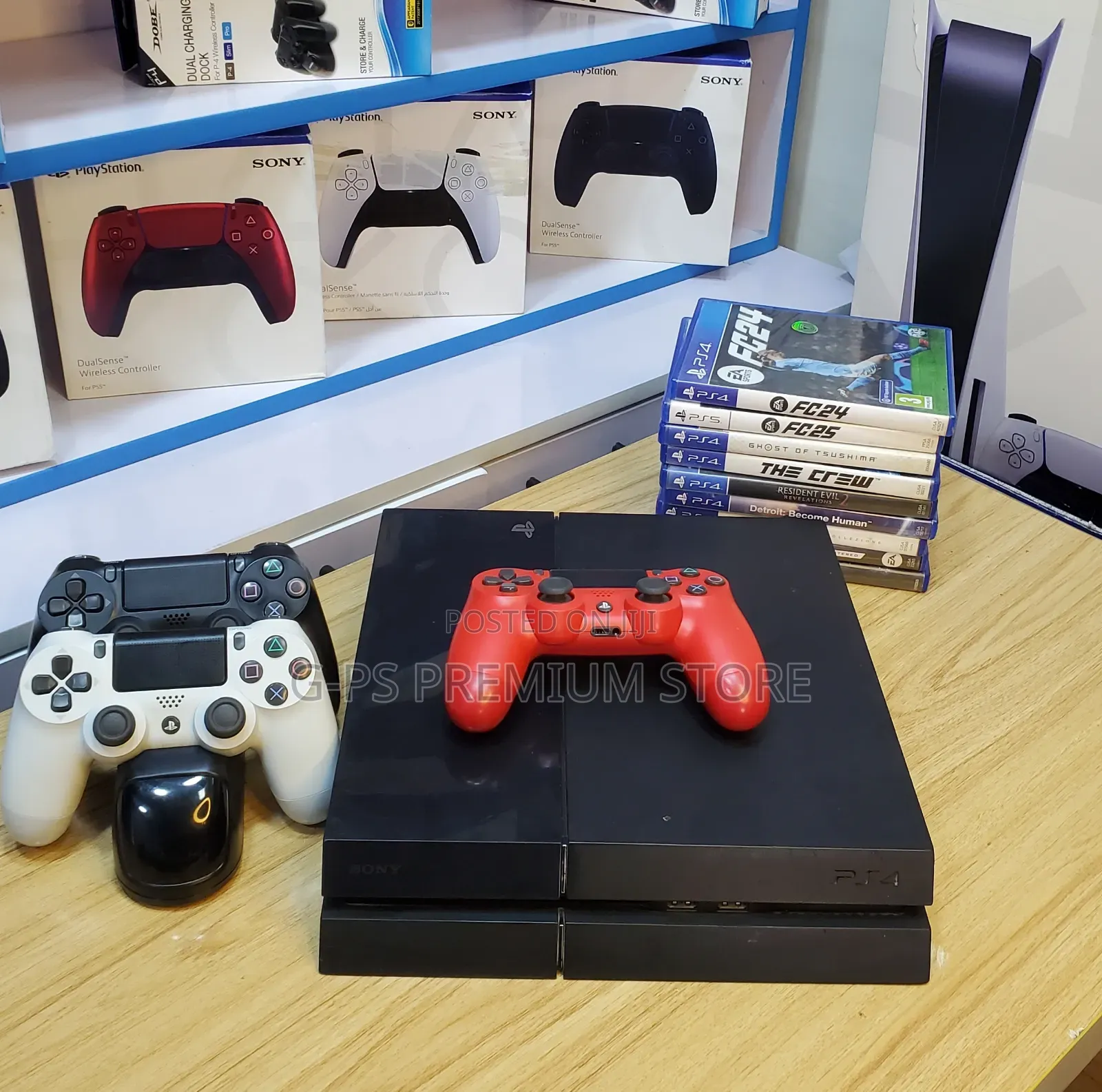 PlayStation 4 Fat Used 2 Joystick and 5game