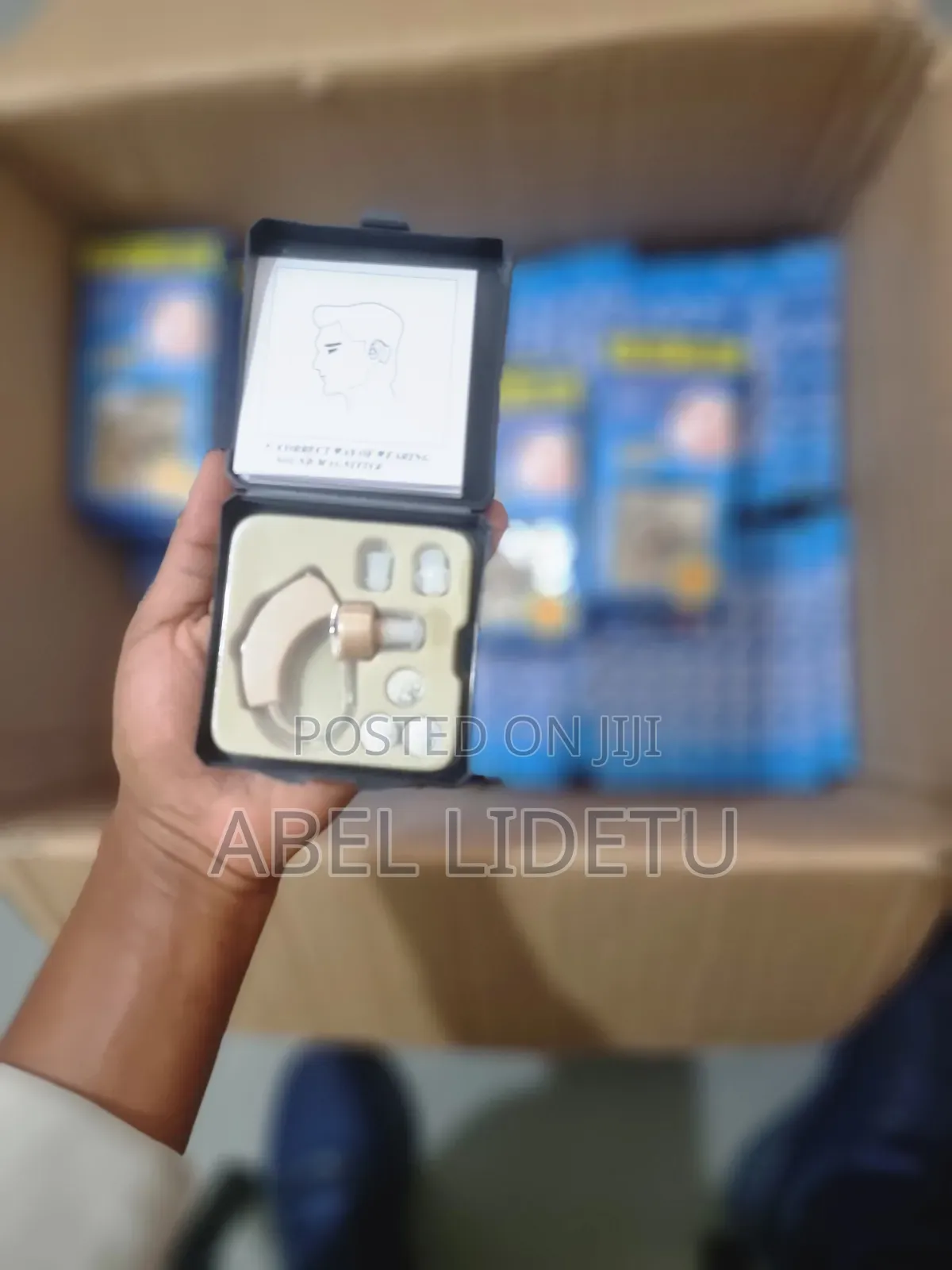 Easy-to-Use Hearing Amplifier With Multiple Ear Domes