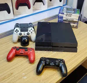 PlayStation 4 Fat Used 2 Joystick and 5game