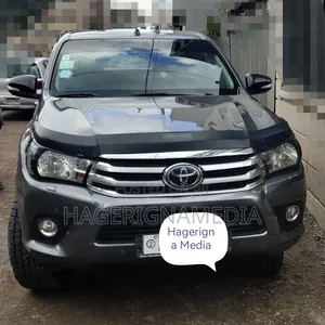 Toyota Hilux 2016 Gray