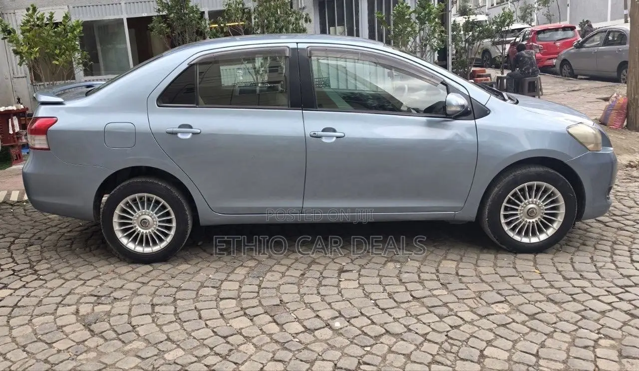 Toyota Yaris 2010 Blue