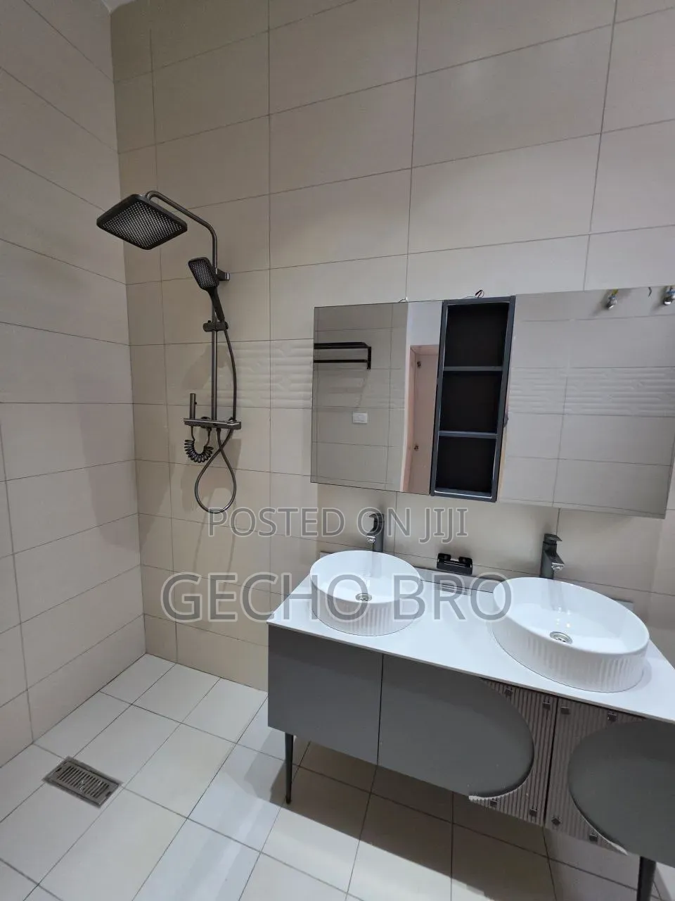 Furnished 4bdrm House in Bole for sale