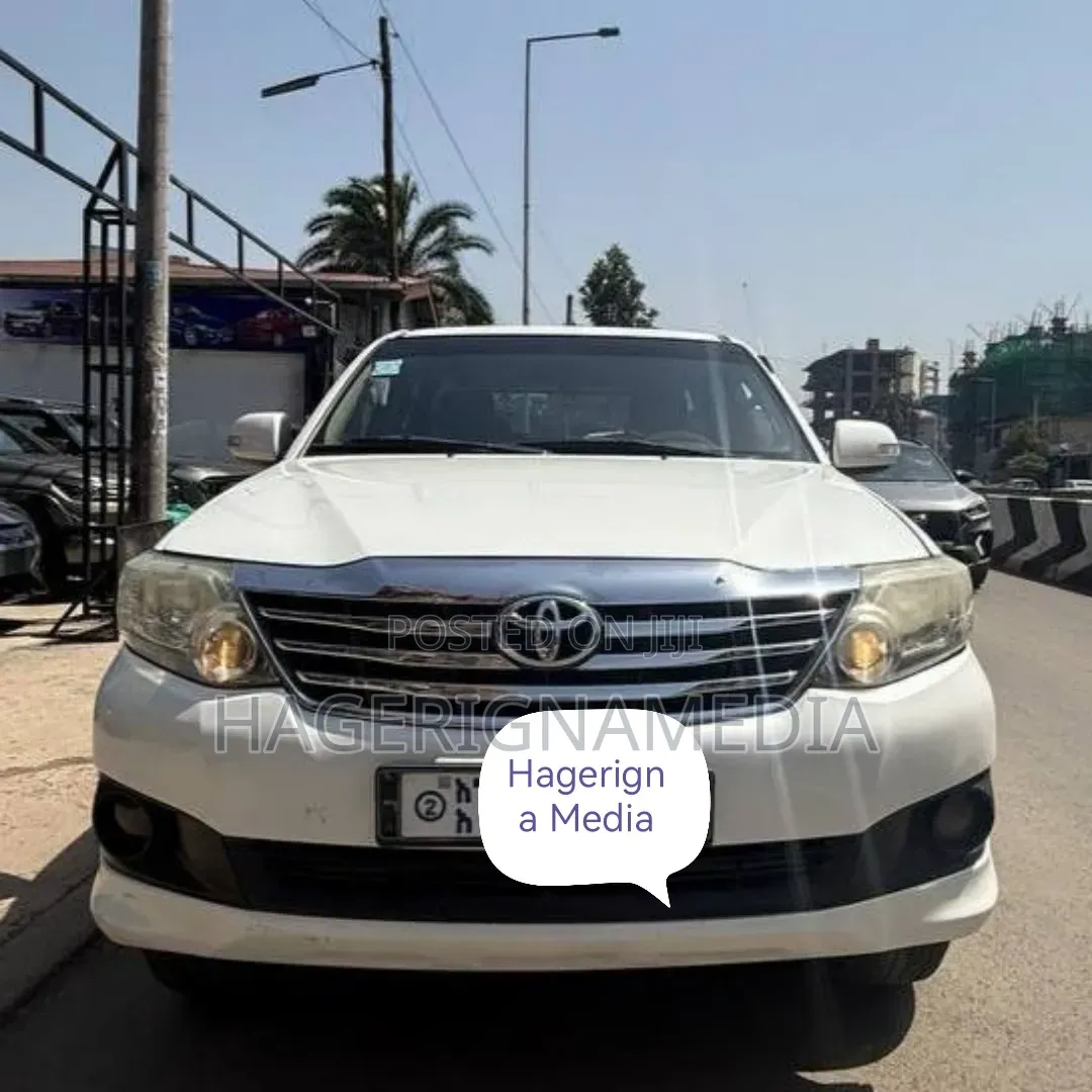 Toyota Fortuner 2012 White